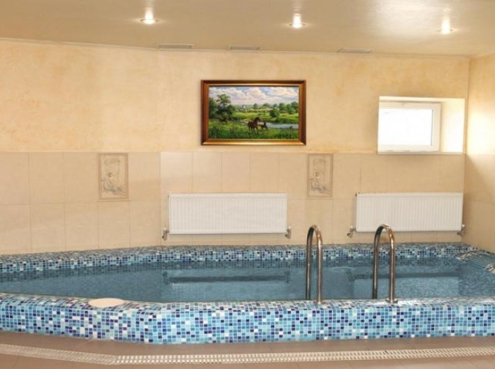 Банне подвір'ячко